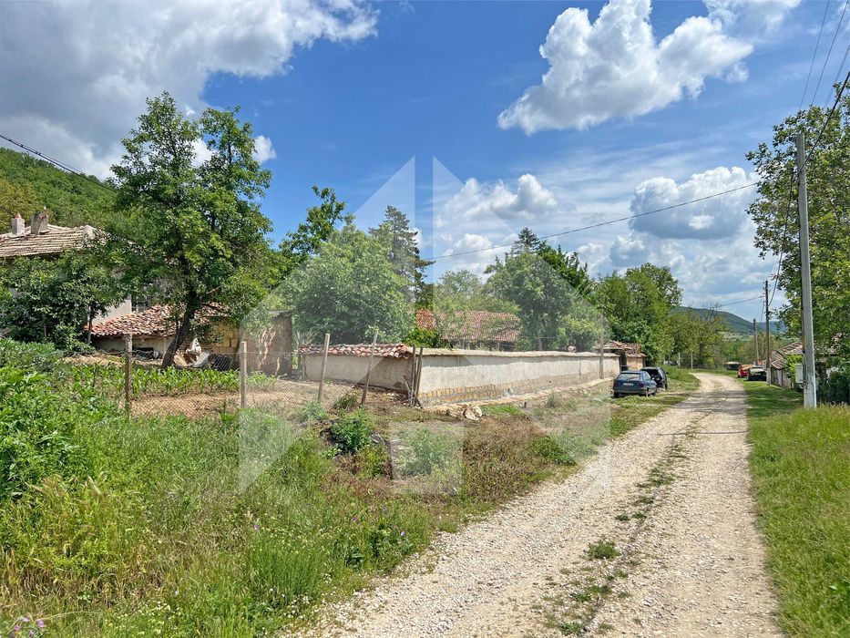 Продава се Парцел в с. Лиси връх, Област Шумен - 4420 кв.м за 3 €/кв.м - Снимка #7