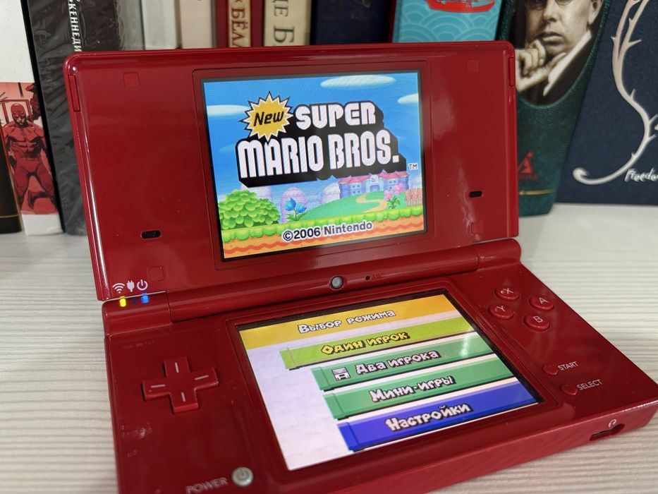 Продам Nintendo DSi