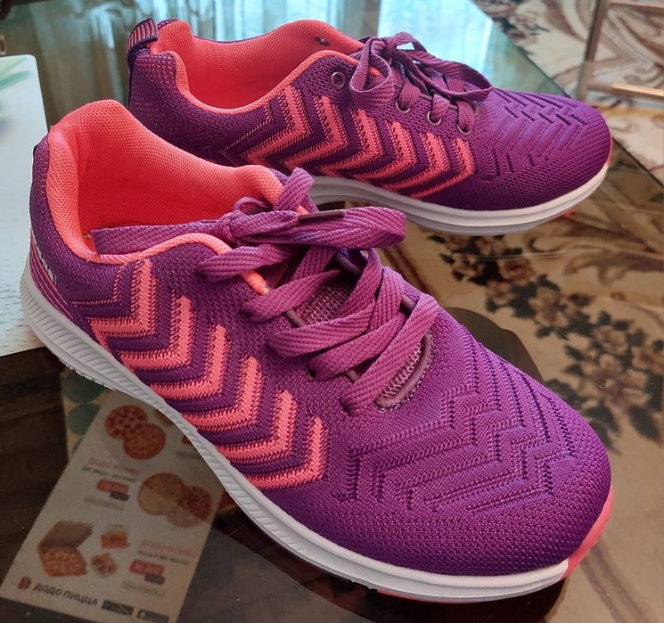 Кроссовки новые 41 (маломерки)