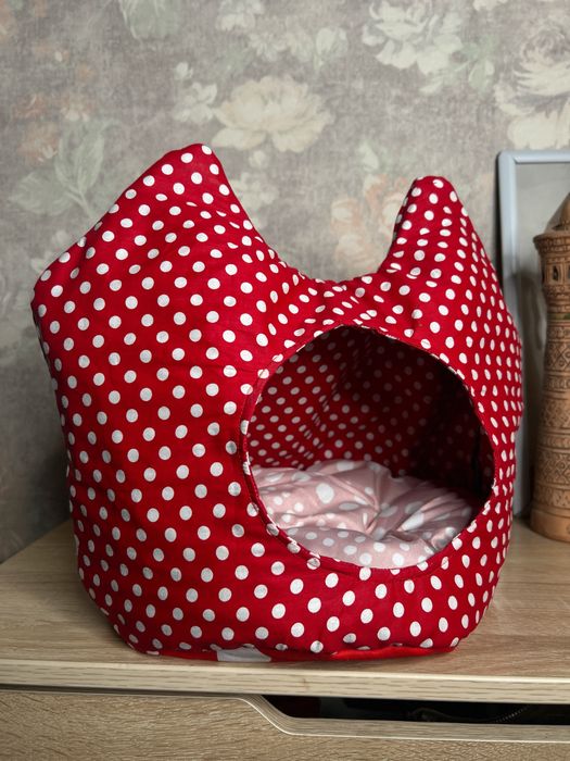 Домик для кошки или маленькой  собачки