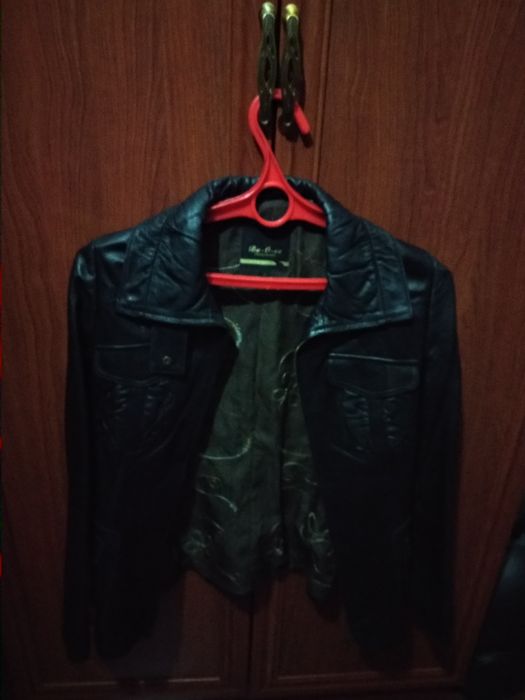 Продам кожаную куртку