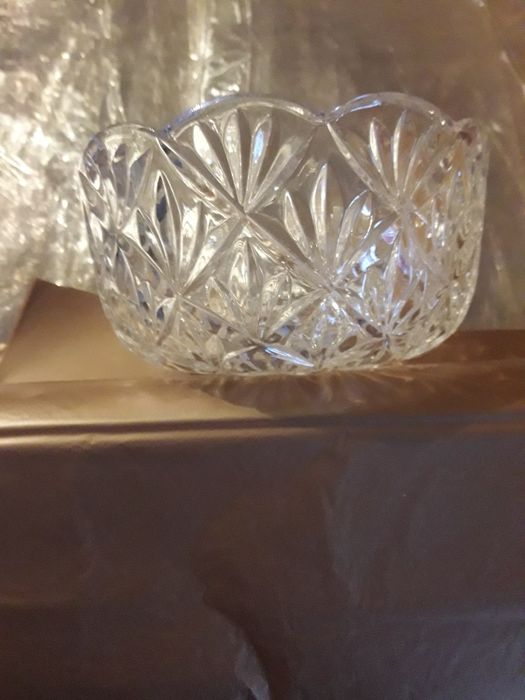 продам хрустальную вазу