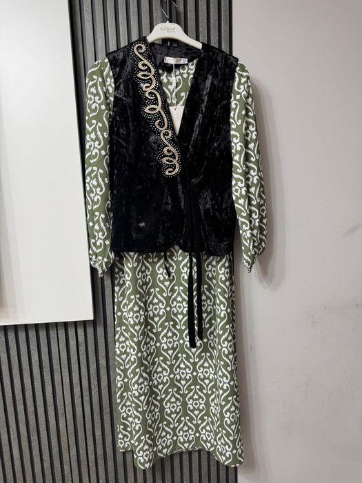 Продам платья и двойки