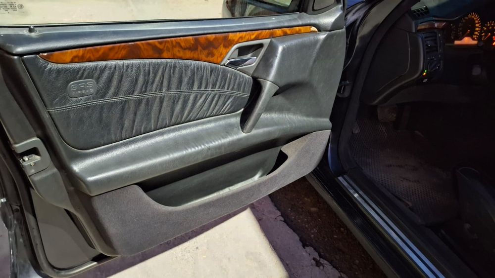 Мерседес W210  продам