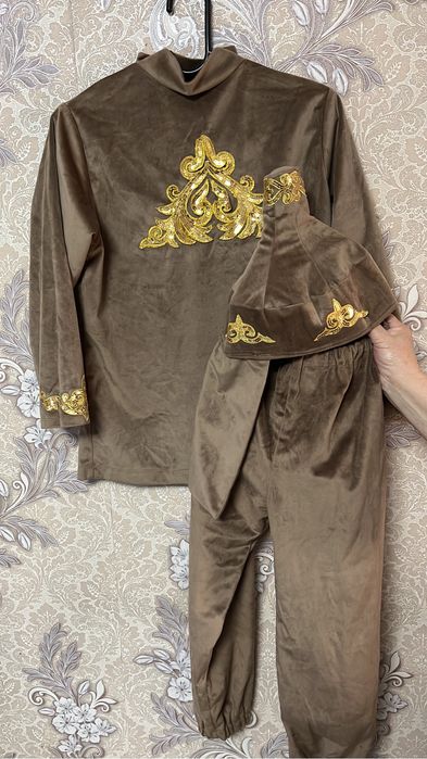 Сәнді көйлектер сатылады