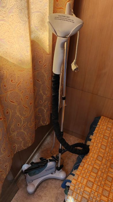 Отпариватель / паровой утюг Tobi