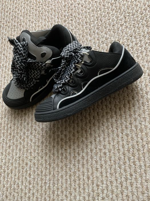 Sneakers casual alb-negru, design deosebit