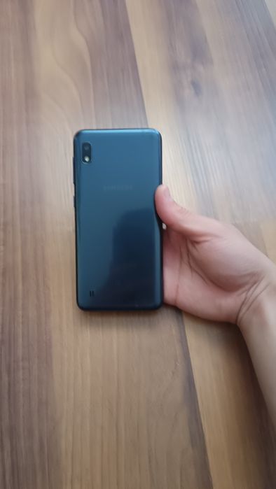 В продаже Samsung A10