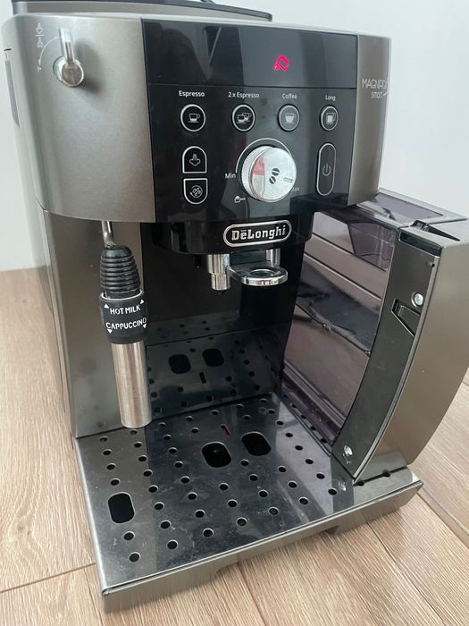 Кафе машина DeLonghi Magnifica Smart