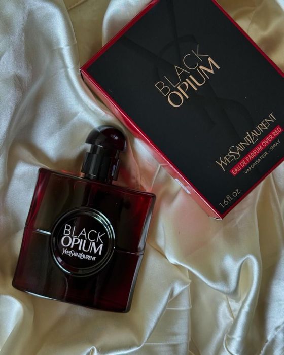 YSL BLACK OPIUM over red парфюм