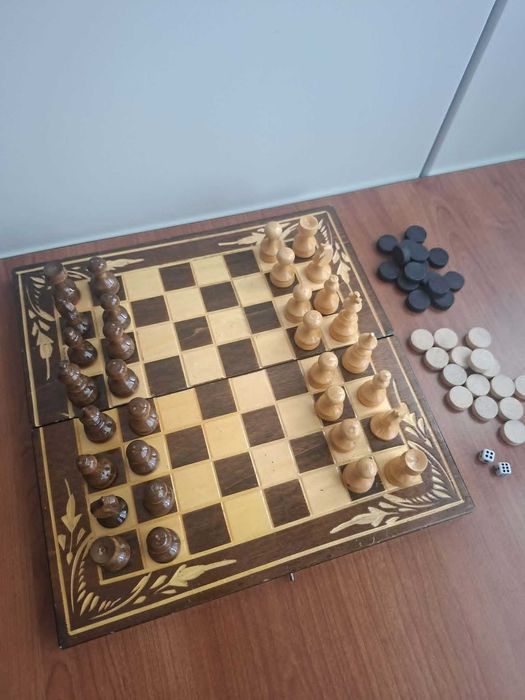 Sah si table 25*25 cm  / 30 de lei