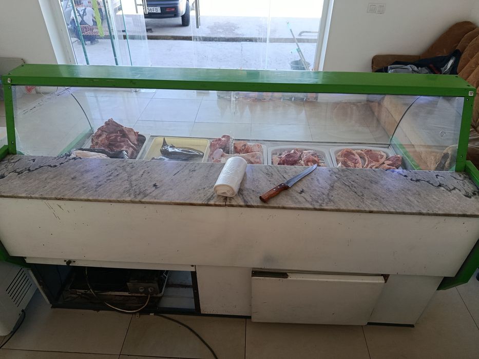 Витрина холодильник