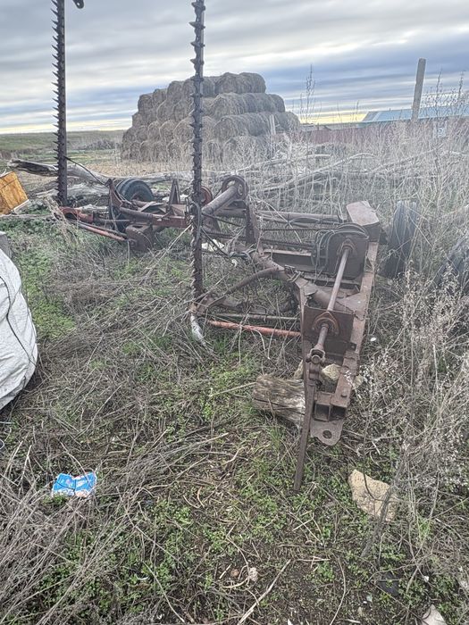 Продам косилку двух бруска и грабли.