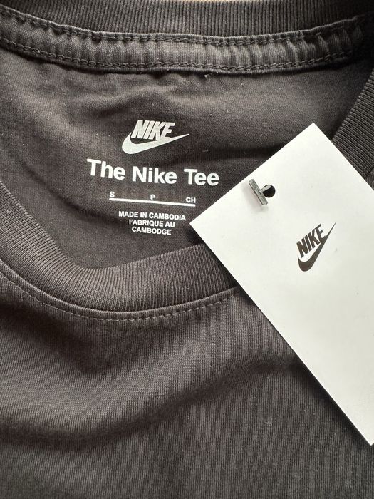 Мъжка,памучна,черна тениска Nike с бродирано,сиво лого