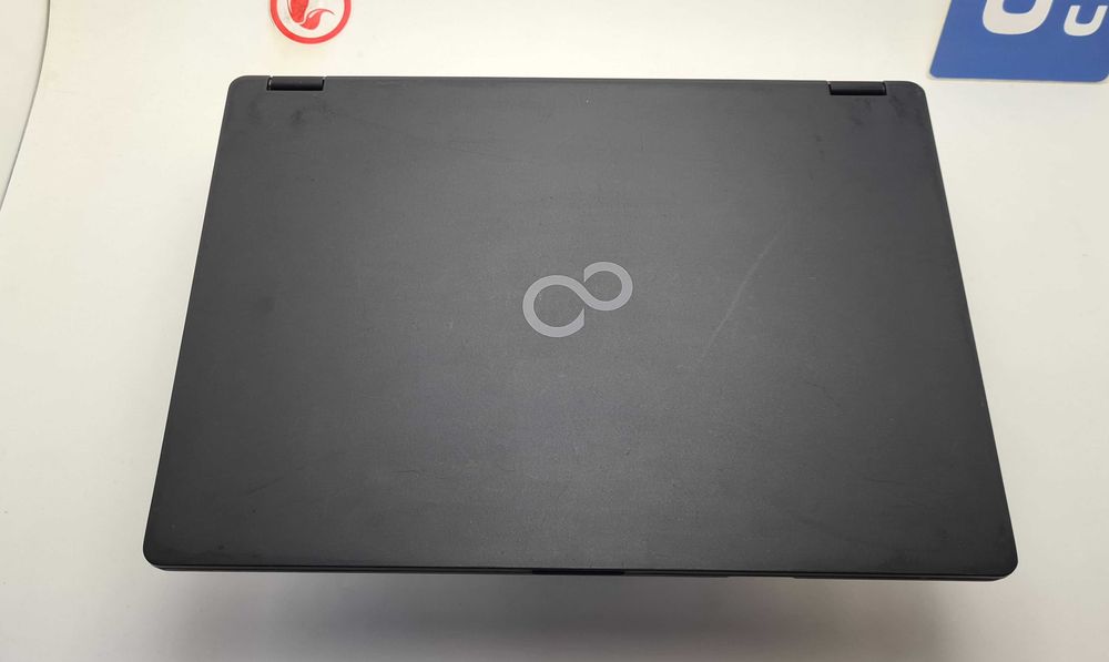 Fujitsu Lifebook U749 i5 8265U/8GB/256SSD/FHD