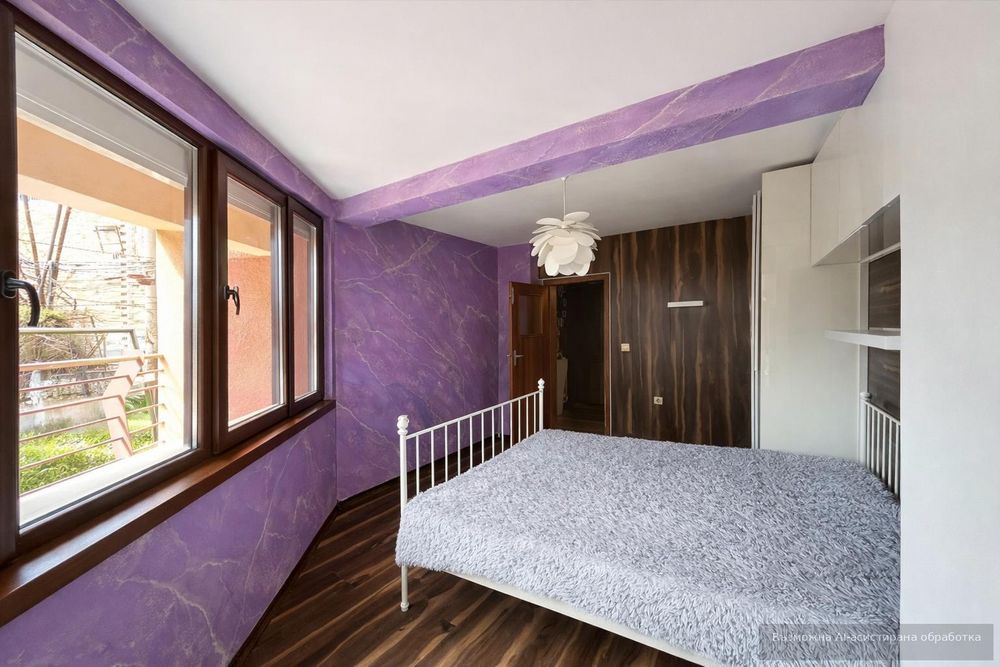 Тристаен апартамент за продажба в Центъра