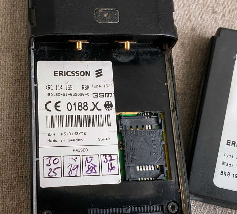 Telefon Ericsson GF198 GSM 900 din 1993 - nu porneste - colectie