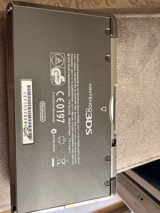 Nintendo 3ds с игри и геймарски куфар
