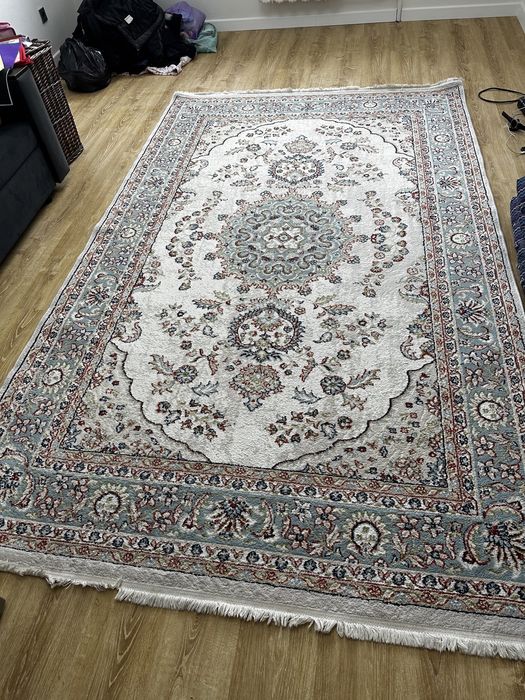 Продам ковер в отличном состоянии