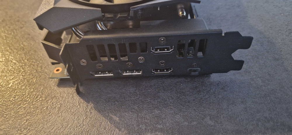 ASUS ROG STRIX RTX 2080 Ti – aproape RTX 3070, perfect gaming/CAD