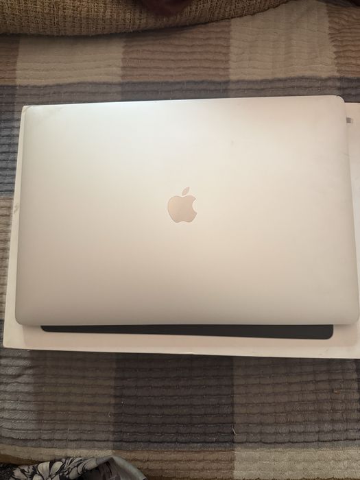 Macbook 16 pro i9, 16gb озу, ssd 1000gb