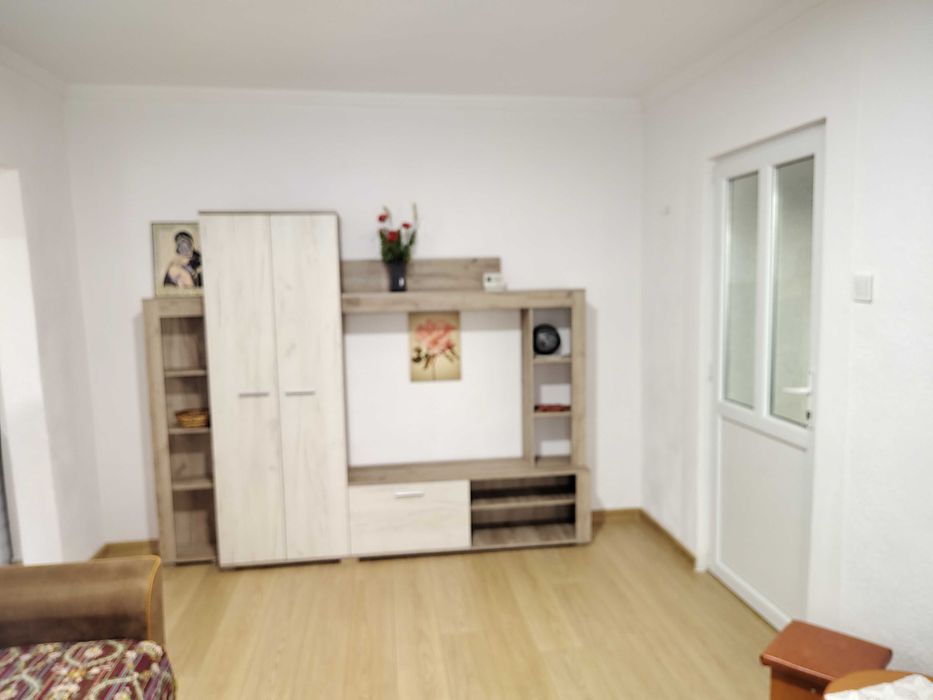 Inchiriez apartament cu 2 camere