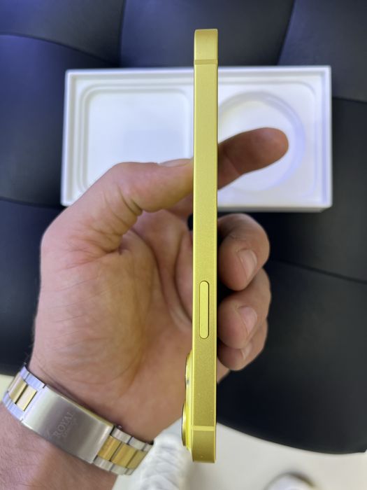iPhone 14  в продаже