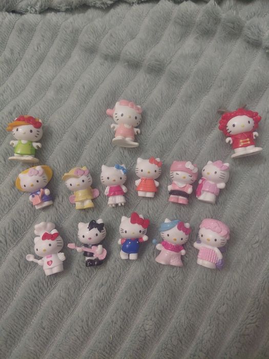 фигурки hello kitty из яиц chupa-chups, kinder