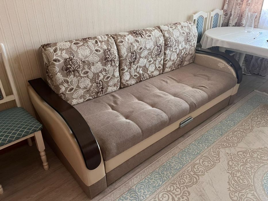 Диван, три положения