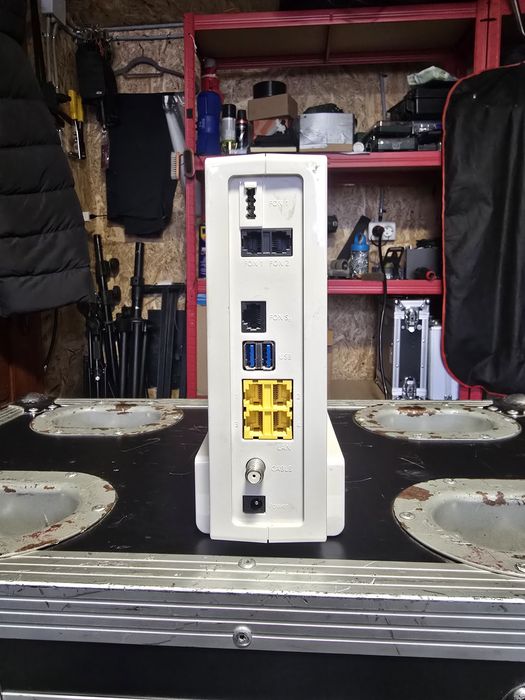 FRITZ!Box 6591 Cable (Ediție Vodafone) - Deblocat