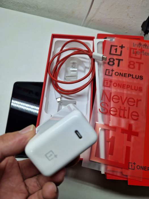 Продам One plus 8T