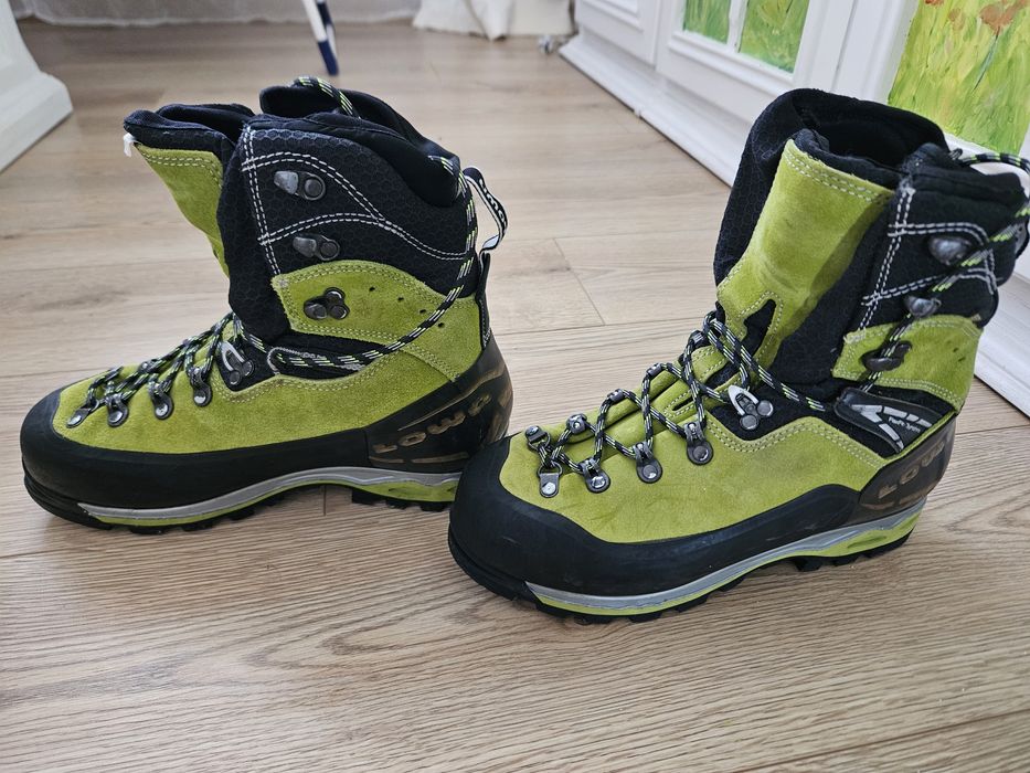 Bocanci Lowa Alpine Expert II GTX marime 40.