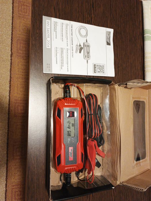 Redresor încărcător baterie auto/moto