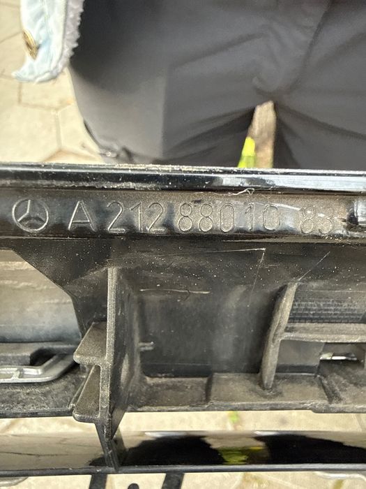 Предна решетка w212