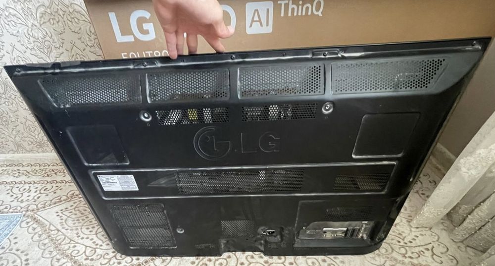 Продам телевизор на запчасти