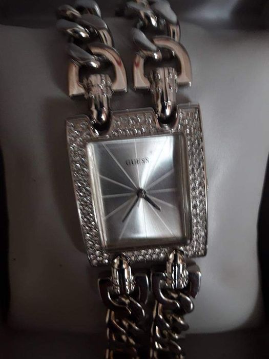 Фирменные часы GUESS оригинал