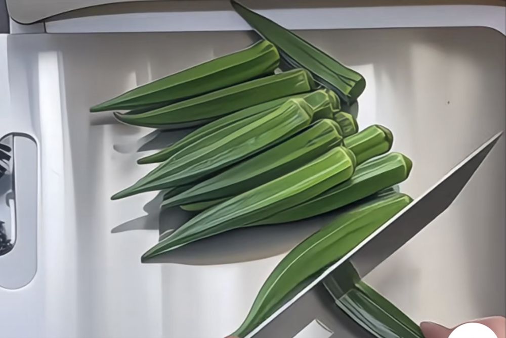 Доска для резки кухонная. Стальная