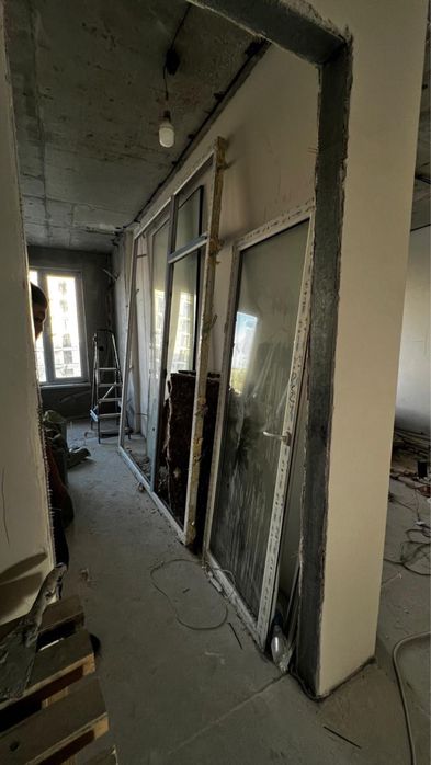 Срочно продам балконный блок (окно с дверью)