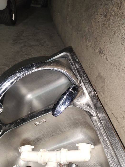 Moʻyka sotiladi smesiteli bilan