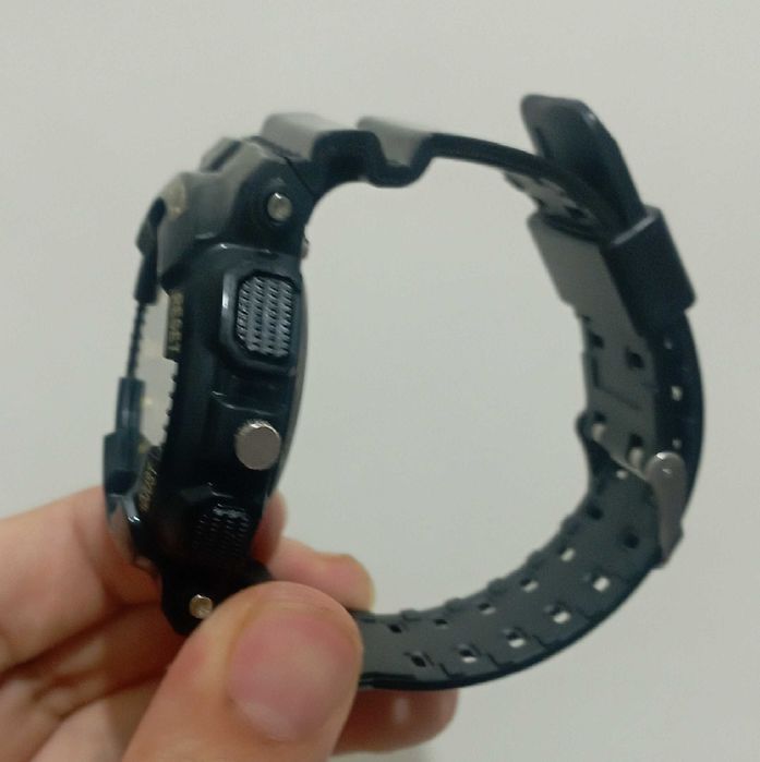 Водоустойчив спортен часовник с LED дисплей SPORT WATCH