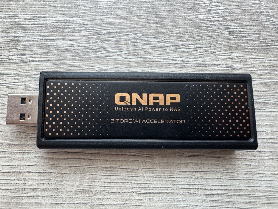 Accelerator AI QNAP QAI-U100, USB, 3 TOPS – nou, pentru NAS QNAP