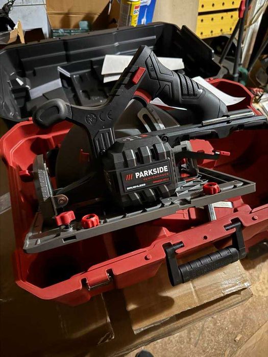Акумулаторен циркуляр Parkside Performance 40v