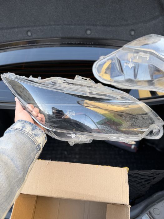 Стекло фар камри 55