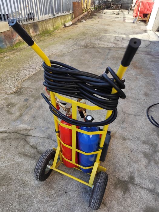 Мобилен оксижен с 2х7 литра бутилки.