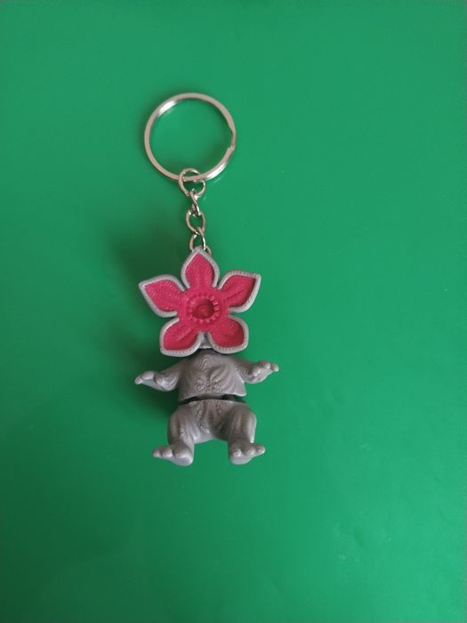 продам новые игрушки Киндер осд