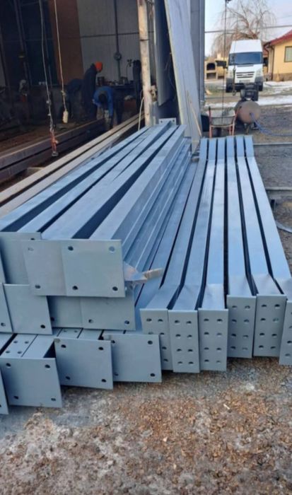 Hale metalice structurii complete
Lățime lungime și h 
5x20x4
6x20x4
8x20x4
10x20x4
12x20x4
14x20x4
16x20x4
18x30x4
20x50x4
Structurile sunt confecțio