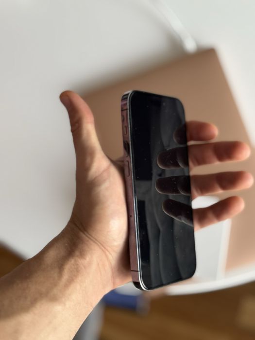 Iphone 14 pro 100 % живот на батерията. Подарък слушалки