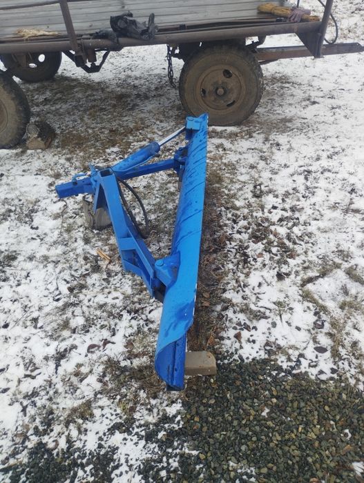 Отвал гидро поворотный