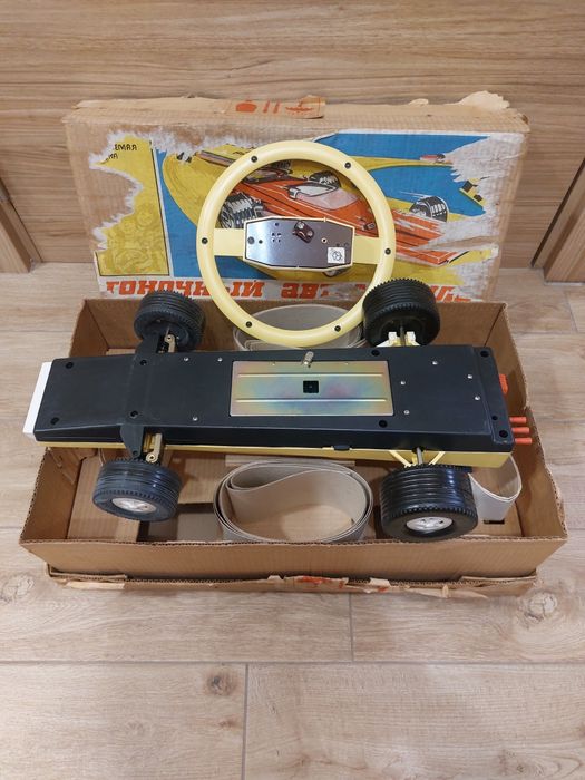 Стара радиоуправляема количка СССР, 1990 / Гоночный автомобиль "Спорт"