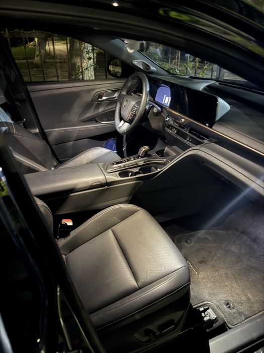 Toyota Crown 2023